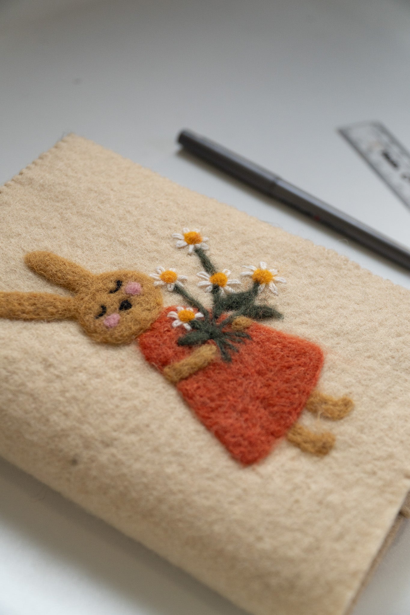 The Daisy Gatherer - Wool Journal